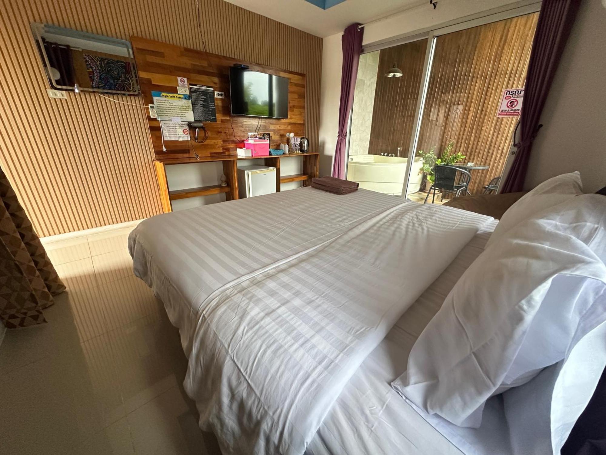 Jingle Bells Resort Koh Larn Exterior foto